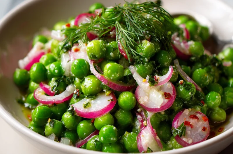Easy to Make Pea Salad – A Fresh, Creamy Delight for Any Occasion